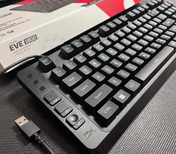 Herná klávesnica HyperX EVE 1800
