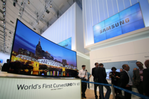 Samsung Zakriveny UHD TV